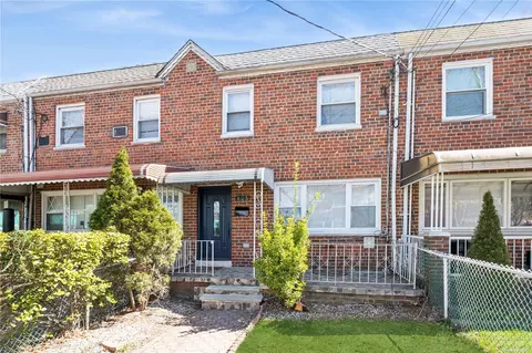 605 E 57th St, Brooklyn, NY 11234