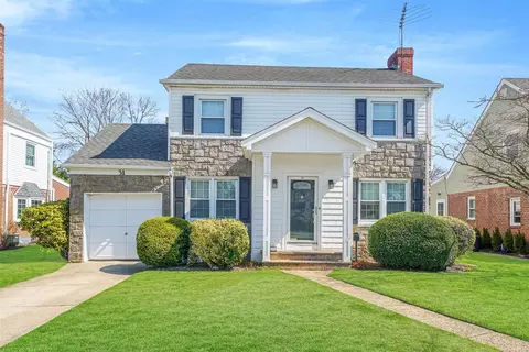 31 Stevens Ave, Hempstead, NY 11550