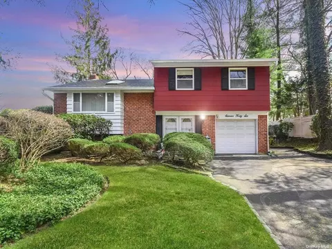 1146 Glen Cove Ave, Roslyn Harbor, NY 11548