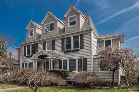 157 Brompton Rd, Garden City, NY 11530