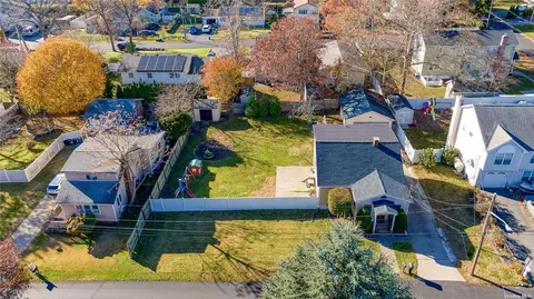 20 Condor Rd, Rocky Point, NY 11778