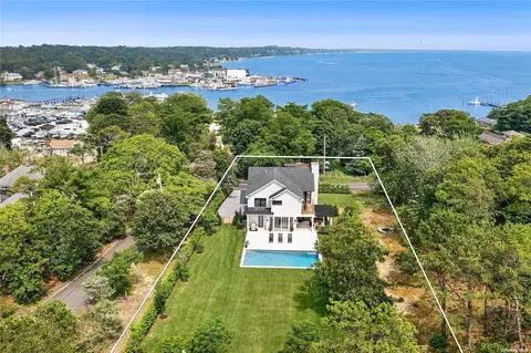 28 Canoe Place Rd, Hampton Bays, NY 11946