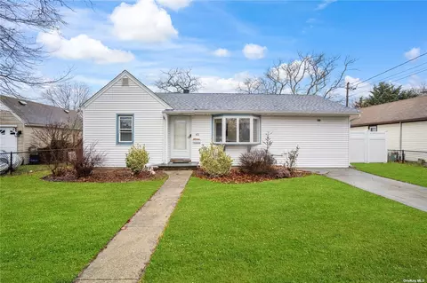 45 Birs Ave, Lindenhurst, NY 11757