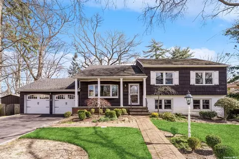 1389 Regina Pl, Wantagh, NY 11793