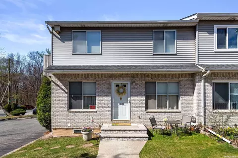 1050 Rathbun Ave # D, Staten Island, NY 10309