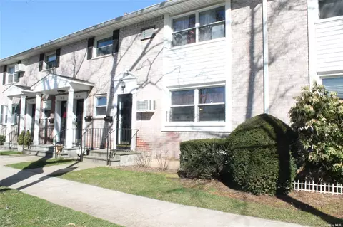 82-67 Langdale St #105A, New Hyde Park, NY 11040