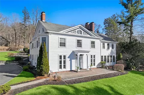 197 Cove Rd, Oyster Bay Cove, NY 11771