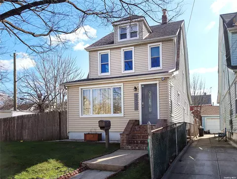 89-01 Gettysburg St, Bellerose, NY 11426
