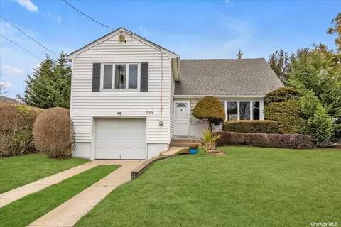 259 Center St, Oceanside, NY 11572
