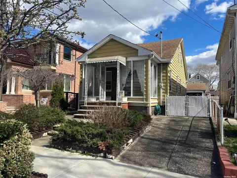 133-37 115th St, South Ozone Park, NY 11420
