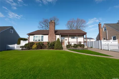 1234 Eastview Ave, Wantagh, NY 11793