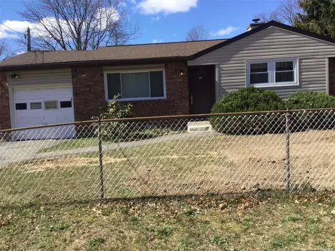 42 Brook Ave, Wyandanch, NY 11798