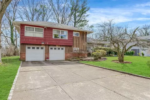 26 Olive St, Great Neck, NY 11020