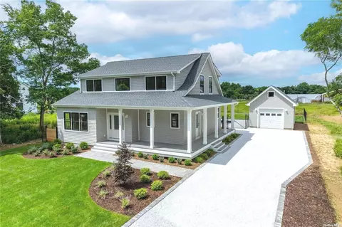 210 Arshamomaque Ave, Southold, NY 11971