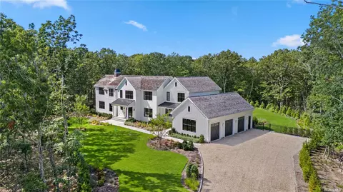 465 Middle Line Hwy, Sag Harbor, NY 11963