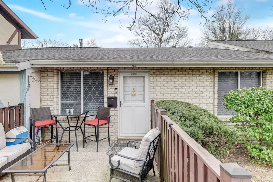 264 Sagamore Hills Dr 264, Port Jefferson Station, NY 11776 16