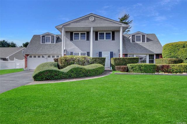 77 Sejon Dr Sayville Ny 11782 33 Photos Movoto