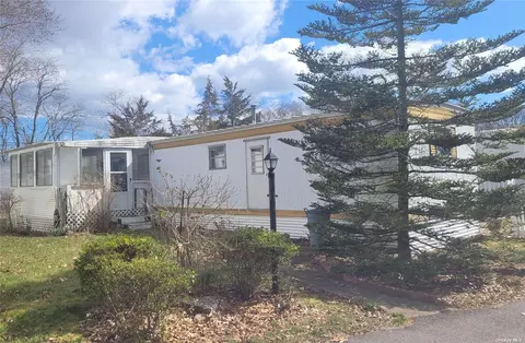 620 Apt 51 Montauk Hwy, Westhampton Beach, NY 11978
