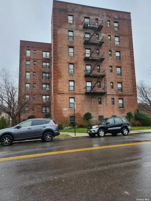 170-06 Crocheron Ave # 1H, Flushing, NY 11358