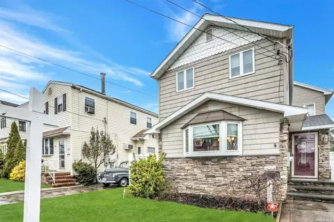 87 Johnson Pl, Oceanside, NY 11572