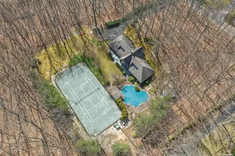 20 Forrest Dr, Lloyd Harbor, NY 11743