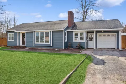 20 Dare Rd, Selden, NY 11784