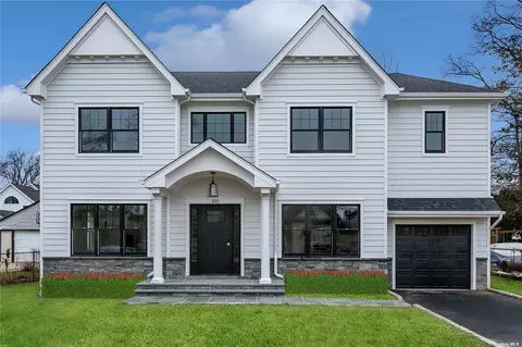 100 Sherman Ave, Williston Park, NY 11596