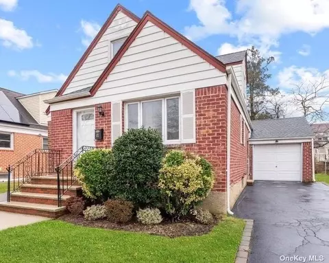 67 Village Ave, Elmont, NY 11003