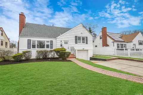 164 Brookside Ave, Roosevelt, NY 11575