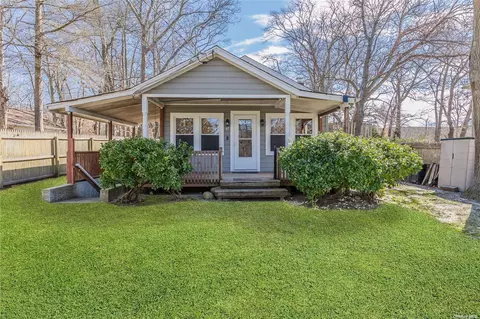 47 Lake Dr, Patchogue, NY 11772