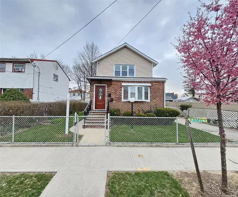 120-27 193 St, Springfield Gardens, NY 11413