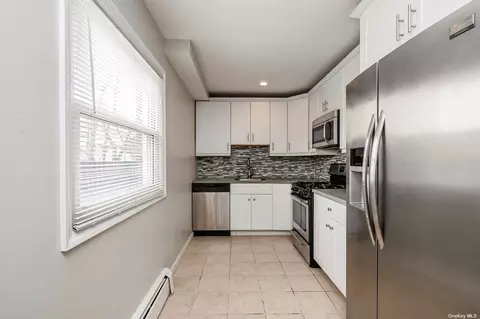 474 Fulton St #10, Farmingdale, NY 11735