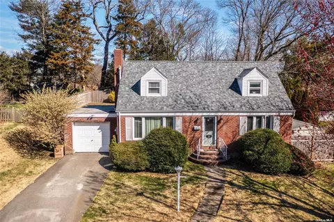 32 Monmouth Dr, East Northport, NY 11731
