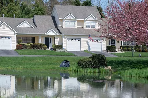 1103 Pebble Beach Path #1103, Riverhead, NY 11901