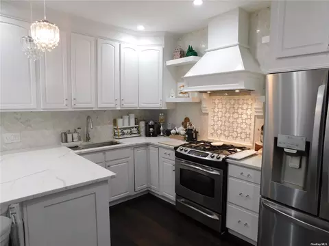 696 Garfield Rd, Baldwin, NY 11510
