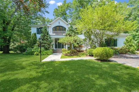 12 Raynham Rd, Glen Cove, NY 11542