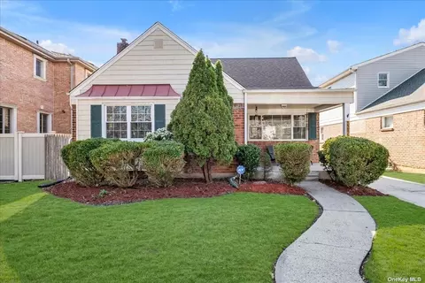 53-48 Clearview Expy, Bayside, NY 11364