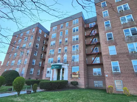 143-25 84th Dr #6B, Briarwood, NY 11435