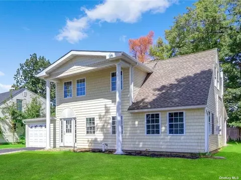 59 Abbot Ln, Hicksville, NY 11801