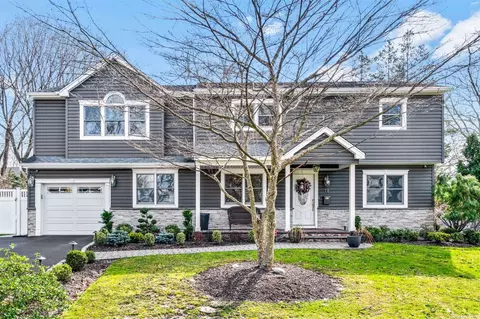 18 Greenwich Ave, Melville, NY 11747