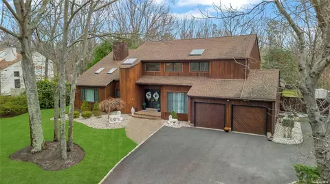 3 Lily Dr, South Setauket, NY 11720