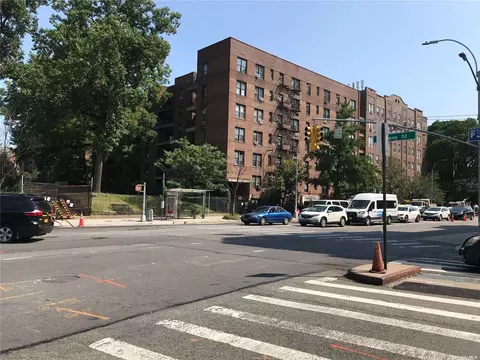 141-05 Northern Blvd #4E, Flushing, NY 11354