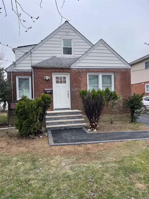 23 Carl Ave, Franklin Square, NY 11010