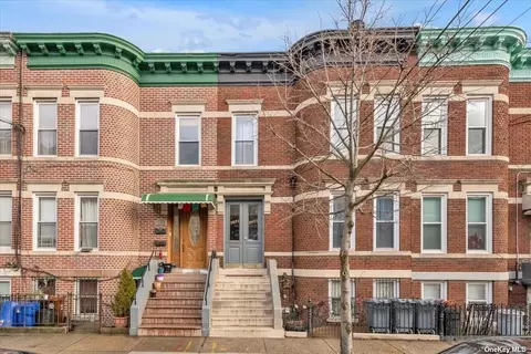 30-71 43rd St, Astoria, NY 11103