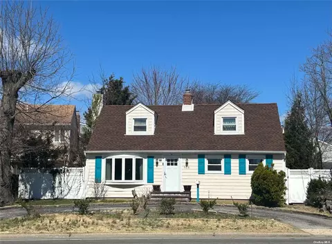 315 Bayville Ave, Bayville, NY 11709