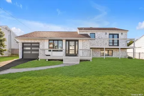 12 Dolphin Dr, Massapequa, NY 11758