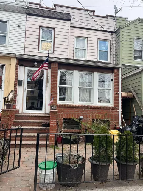 97-47 80th St, Jamaica, NY 11416