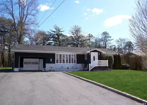 165 Patchogue Yaphank Rd, Yaphank, NY 11980