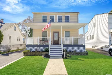 406 Florence Pl, Bellmore, NY 11710