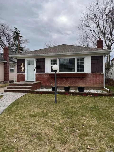 64 W Marshall St, Hempstead, NY 11550